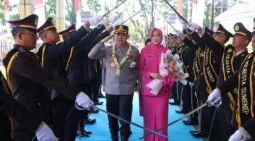 Kombes Pol Ariek Resmi Injakkan Kaki di Polresta Sumenep, Tradisi Kehormatan Sambut Sang Nahkoda Baru