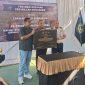 Owner CV Ayunda Permata Sejahtera, H. Bambang Budianto, bersama Kepala Lapas Kelas IIA Pamekasan usai menandatangani Perjanjian Kerja Sama (PKS) pengembangan program pembinaan hortikultura bagi warga binaan, Sabtu (18/7/2026). Kolaborasi ini diharapkan melahirkan warga binaan yang terampil, mandiri, dan siap berkarya setelah kembali ke masyarakat.