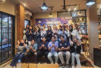 Foto: Ketua Formara Universitas Airlangga Wilayah Sumenep, Fahmi Syihaab, bersama peserta saat kegiatan Temu Kenal bertema