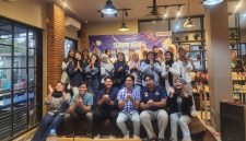 Foto: Ketua Formara Universitas Airlangga Wilayah Sumenep, Fahmi Syihaab, bersama peserta saat kegiatan Temu Kenal bertema