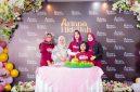Owner Hj. Arinna Hidayah mendampingi Ketua Dekranasda Jawa Timur, Arumi Bachsin, saat peresmian Arinna Hidayah Salon & SPA di Jalan Gedungan Timur, Kecamatan Batuan, Kabupaten Sumenep.