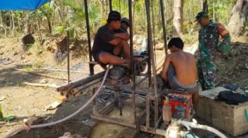Dihadang Batu Besar, TNI AD Pantang Menyerah Wujudkan Sumur Bor untuk Warga Pragaan Sumenep
