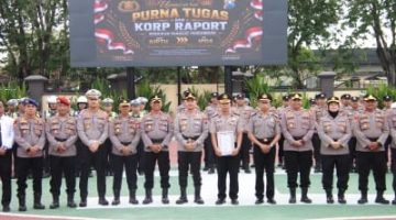 Penuh Haru, Polresta Sumenep Lepas Personel Purna Tugas dan Anugerahkan Kenaikan Pangkat Pengabdian