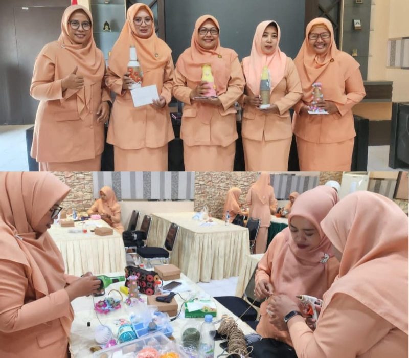 Ketua DWP BKPSDM Kabupaten Probolinggo, Diana Ekasari Hari Kriswanto, memimpin pertemuan rutin yang diisi pelatihan daur ulang, edukasi literasi keuangan, dan penguatan kepedulian sosial di Balai Diklat Dringu, Jumat (31/7/2026).