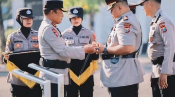 Kombes Pol. Jazuli Dani Iriawan resmi menjabat sebagai Kapolresta Tuban pertama usai Kapolda Jawa Timur Irjen Pol. Nanang Avianto meresmikan peningkatan status Polres Tuban menjadi Polresta. Momentum ini menandai babak baru penguatan pelayanan kepolisian dan sinergi menjaga keamanan di Kabupaten Tuban.