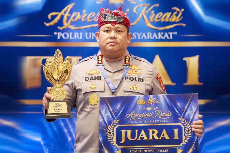 Foto : Kapolresta Tuban Kombespol Jazuli Dani Iriawan, S.I.K., M.Tr.Opsla., saat menerima penghargaan dalam ajang Awarding Day di Jakarta, Selasa (11/8/2026).