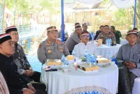 Ket. Foto: Kapolresta Tuban Kombespol Jazuli Dani Iriawan mengikuti peresmian Jembatan Merah Putih di Dusun Sambong Lombok, Desa Bangilan, Kecamatan Bangilan, Kabupaten Tuban, Kamis (13/8/2026) 