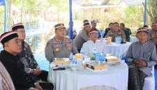 Ket. Foto: Kapolresta Tuban Kombespol Jazuli Dani Iriawan mengikuti peresmian Jembatan Merah Putih di Dusun Sambong Lombok, Desa Bangilan, Kecamatan Bangilan, Kabupaten Tuban, Kamis (13/8/2026) 