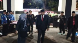 Keterangan foto: Bupati Sumenep bersama jajaran Forkopimda mengikuti Apel Kehormatan dan Renungan Suci di TMP Jokotole, Sabtu (15/8/2026) dini hari.