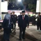 Keterangan foto: Bupati Sumenep bersama jajaran Forkopimda mengikuti Apel Kehormatan dan Renungan Suci di TMP Jokotole, Sabtu (15/8/2026) dini hari.