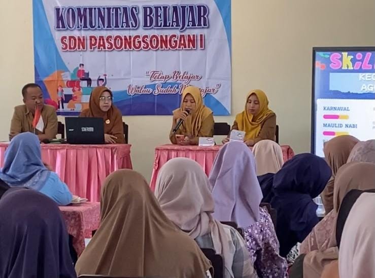 Suasana rapat sosialisasi SDN Pasongsongan 1 yang dihadiri seluruh wali murid sebagai bentuk penguatan sinergi antara sekolah dan orang tua dalam mendukung peningkatan mutu pendidikan