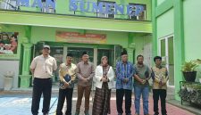 Anggota Komisi VIII DPR RI Fraksi PDI Perjuangan Dapil Jawa Timur XI (Madura), Hj. Ansari, S.Pd.I., saat bersilaturahmi dengan Kepala Madrasah dan dewan guru MAN Sumenep. Kunjungan tersebut menjadi momentum menyerap aspirasi serta memperkuat sinergi dunia pendidikan.