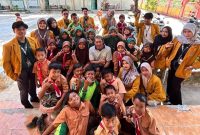 Ket Foto: Kunjungan Mahasiswa KKN Posko 12 Universitas Wiraraja ke sekolah di Kambingan Timur sebagai langkah awal persiapan program edukasi PHBS dan Stop Bullying.