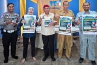 Satlantas Polresta Sumenep dan Bapenda Sumenep membuka ruang informasi publik melalui dialog interaktif pembebasan pajak 2026 di RRI Sumenep.