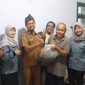 Dinas Perikanan Kabupaten Probolinggo memberikan pembinaan dan stimulus benih kepada pembudidaya ikan dalam upaya mendorong kemandirian dan meningkatkan produktivitas usaha perikanan.