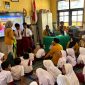 Ket foto: Mahasiswa KKN Posko 12 Universitas Wiraraja memberikan sosialisasi tentang bullying dan dasar-dasar hukum kepada siswa-siswi SDN Kambingan Timur sebagai upaya menumbuhkan sikap saling menghargai dan kesadaran hukum sejak dini.