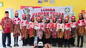 Juara 1 Lomba Paduan Suara tingkat Madrasah Ibtidaiyah se-Sangkapura