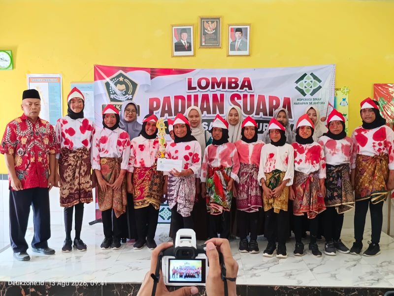 Juara 1 Lomba Paduan Suara tingkat Madrasah Ibtidaiyah se-Sangkapura