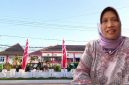 Keterangan Foto:
Direktur RSUD dr. H. Moh. Anwar Sumenep, dr. Hj. Erliyati, M.Kes., berkomitmen terus memperkuat pelayanan kesehatan yang ramah, cepat, profesional, humanis, serta meningkatkan kenyamanan pasien dan keluarga.