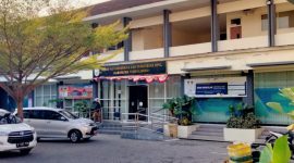 Sorotan terhadap dugaan absensi ‘gaib’ di Dispendukcapil Kabupaten Probolinggo mencuat setelah adanya indikasi pegawai pulang lebih cepat, sementara hak gaji dan TPP tetap diterima utuh.