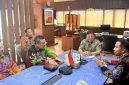 Keterangan Foto: Bupati Sumenep Dr. H. Achmad Fauzi Wongsojudo bersama jajaran Pemkab Sumenep saat melakukan audiensi dengan Kementerian Perhubungan RI membahas penguatan konektivitas dan kelancaran transportasi laut bagi masyarakat kepulauan.