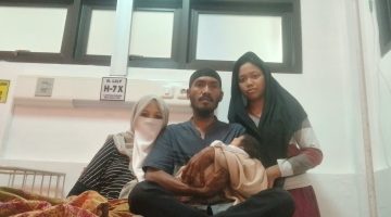 Ket Foto: Pasangan dhuafa Hulwatun Faridah bersama suaminya, Ahmad Junaidi, saat menjalani perawatan di RSUD Sumenep setelah melahirkan bayi laki-laki. Keduanya mengaku terharu dan menyampaikan terima kasih atas manfaat Program UHC Sumenep serta pelayanan yang diterima.