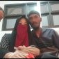 Ket Foto: Hulwatun Faridah bersama suaminya, Ahmad Junaidi, dan putri sulungnya saat berada di RSUD dr. H. Moh. Anwar Sumenep usai melahirkan bayi laki-laki. Pasangan dhuafa asal Panaongan, Pasongsongan, tersebut mengaku sangat terbantu Program UHC Sumenep di bawah kepemimpinan Bupati Achmad Fauzi Wongsojudo.