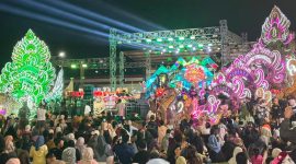 Ket foto: Ribuan warga memadati Lapangan GOR A. Yani Sumenep saat pembukaan Madura Night Vaganza 2026, Rabu malam (26/8/2026).
