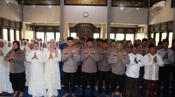 Kapolresta Sumenep Ajak Personel Teladani Akhlak Rasulullah pada Peringatan Maulid Nabi 1448 H