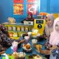 Ket Foto: Pengunjung bersama teman-temannya menikmati suasana Balakosa Cafe dan Game Lounge di Jalan Payudan Tengah, Pabian, Sumenep, Kamis (27/8/2026).