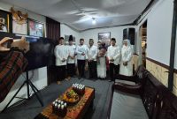 Ket foto: Foto bersama saat Bupati Sumenep Achmad Fauzi Wongsojudo mengunjungi stan DPRD Sumenep dalam Pameran Pembangunan MNV 2026 di GOR A. Yani Pangligur, Sumenep, didampingi jajaran DPRD dan Sekretariat DPRD Sumenep.