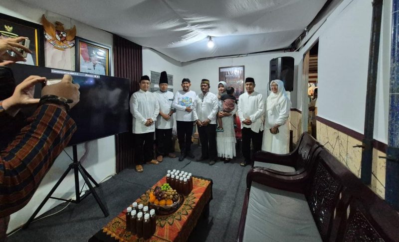 Ket foto: Foto bersama saat Bupati Sumenep Achmad Fauzi Wongsojudo mengunjungi stan DPRD Sumenep dalam Pameran Pembangunan MNV 2026 di GOR A. Yani Pangligur, Sumenep, didampingi jajaran DPRD dan Sekretariat DPRD Sumenep.