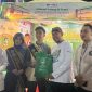 Ket foto: Bupati Sumenep Achmad Fauzi Wongsojudo saat mengunjungi stan UNIBA Madura dalam gelaran Madura Night Vaganza 2026.