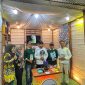 Ket Foto: Bupati Sumenep bersama Kepala DLH Anwar Syahroni saat meninjau stan DLH yang menampilkan bank sampah dan dekorasi berbahan daur ulang dalam rangkaian Madura Culture Festival (MCF) 2026.