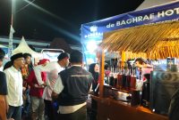 Ket Foto: Bupati Sumenep Achmad Fauzi Wongsojudo saat mengunjungi stan kuliner dan perhotelan Baghraf dalam rangkaian Madura Culture Festival (MCF) 2026 di GOR A. Yani Pangligur, Sumenep.