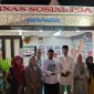Ket Foto:
Bupati Sumenep Achmad Fauzi Wongsojudo saat sesi foto bersama didampingi Kepala Dinsos P3A Kabupaten Sumenep Dr. R. Abd. Rahman Riadi, SE, MM., di stan Dinsos P3A dalam rangkaian Pameran Pembangunan Madura Culture Festival (MCF) #4 2026.
