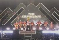 Ket Foto: Penampilan Tari Kerapan Sapeh dari Kabupaten Sampang saat tampil dalam gelaran Madura Culture Festival (MCF) 2026 di GOR A. Yani Pangligur, Sumenep.