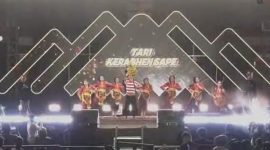 Ket Foto: Penampilan Tari Kerapan Sapeh dari Kabupaten Sampang saat tampil dalam gelaran Madura Culture Festival (MCF) 2026 di GOR A. Yani Pangligur, Sumenep.