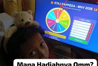 Ket foto:
Anak-anak antusias mencoba permainan roda hadiah di Stan Bappeda Sumenep dalam Pameran Pembangunan rangkaian Madura Culture Festival (MCF) #4 2026 di GOR A. Yani Pangligur, Sumenep, Sabtu (29/8/2026).