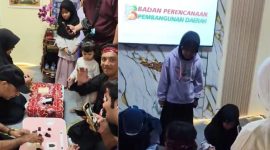 Foto kiri: Dua wisatawan terlihat antusias mengikuti permainan berhadiah di Stan Bappeda Sumenep dalam Pameran Pembangunan rangkaian MCF #4 2026 di GOR A. Yani Pangligur, Sabtu (29/8/2026).