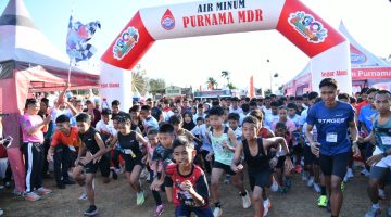 Ket foto: Ribuan peserta mengikuti GO Sumenep Purnama Fun Run 2026 dalam rangkaian Madura Culture Festival (MCF) #4 di GOR A. Yani Pangligur, Sumenep, Minggu (30/8/2026).
