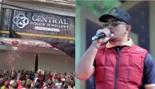 Ket Foto: Ribuan warga memadati kawasan Monumen Arek Lancor, Pamekasan, saat mengikuti Jalan-Jalan Sehat (JJS) berhadiah paket umrah dalam rangka soft opening Central 88 Gold and Jewellery, Minggu (30/8/2026). Antusiasme warga turut mengiringi capaian penjualan 6,7 kilogram emas pada hari pertama.
