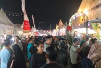 Ribuan masyarakat tumpah ruah memeriahkan Madura Culture Festival (MCF) #4 2026 di GOR A. Yani Panglegur, Sumenep, yang turut menjadi momentum bagi UMKM mengembangkan usahanya.