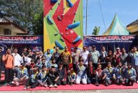 Ket foto: Foto bersama Pimpinan UNIJA Madura dan peserta Wirasta Climbing Competition (WCC) III se-Jawa Timur di area Wall Climbing kampus setempat, Sabtu (29/8/2026).