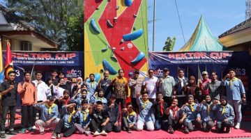 Ket foto: Foto bersama Pimpinan UNIJA Madura dan peserta Wirasta Climbing Competition (WCC) III se-Jawa Timur di area Wall Climbing kampus setempat, Sabtu (29/8/2026).