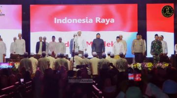 Ket Foto: Bupati Sumenep Achmad Fauzi Wongsojudo bersama jajaran Forkopimda menghadiri Sumenep Bersholawat yang diikuti puluhan ribu jamaah di Lapangan GOR A. Yani Sumenep, Selasa (1/9/2026) malam.