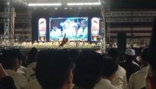 Ket Foto: Bupati Sumenep Achmad Fauzi Wongsojudo bersama jajaran Forkopimda dan ribuan ASN serta masyarakat mengikuti kegiatan Madura Bersholawat di Stadion A. Yani Sumenep, Kamis (3/9/2026) malam.