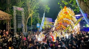 Ket Foto: Grup musik tong-tong Sabda Alam asal Pamekasan tampil dalam Festival Musik Tong-Tong Sumenep 2026. Dengan dukungan sponsorship HM Family, Sabda Alam berhasil meraih penghargaan kategori Dekorasi Terbaik.