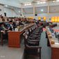 Ket foto: Kondisi sejumlah kursi anggota DPRD Sampang yang tampak kosong saat rapat paripurna pembahasan APBD Perubahan 2026 di Gedung DPRD Sampang, Senin (7/9/2026). (Foto: Agus Junaidi/Detikzone.id)