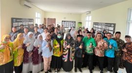 Foto: Camat Dringu Indah Rohani dalam kegiatan Binwin di aula Puskesmas Dringu.